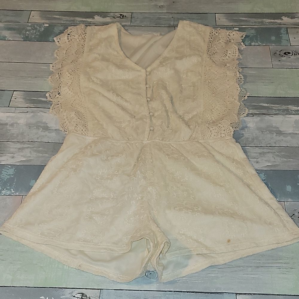 Blu Pepper Lace Romper size Large